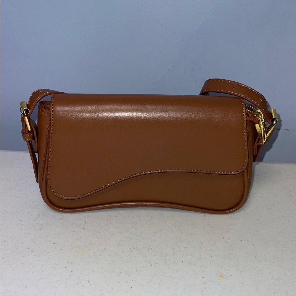 Elegant Brown Leather Shoulder Bag